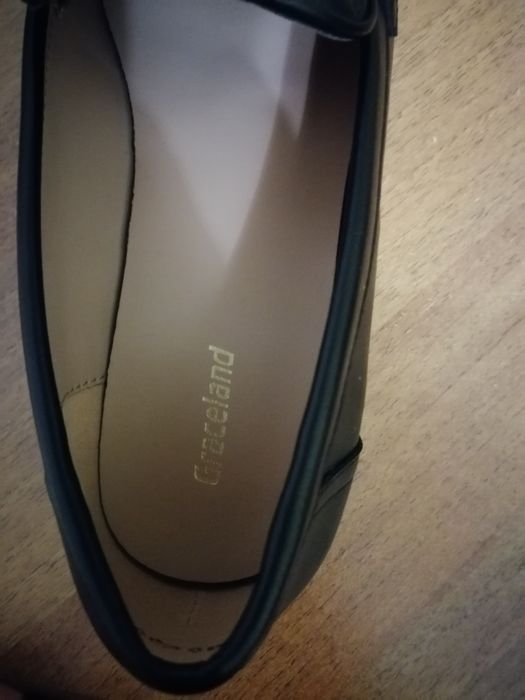 Продаются туфлі (нові )