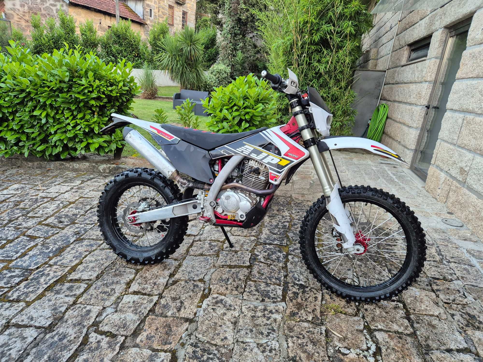AJP spr 240 Extreme