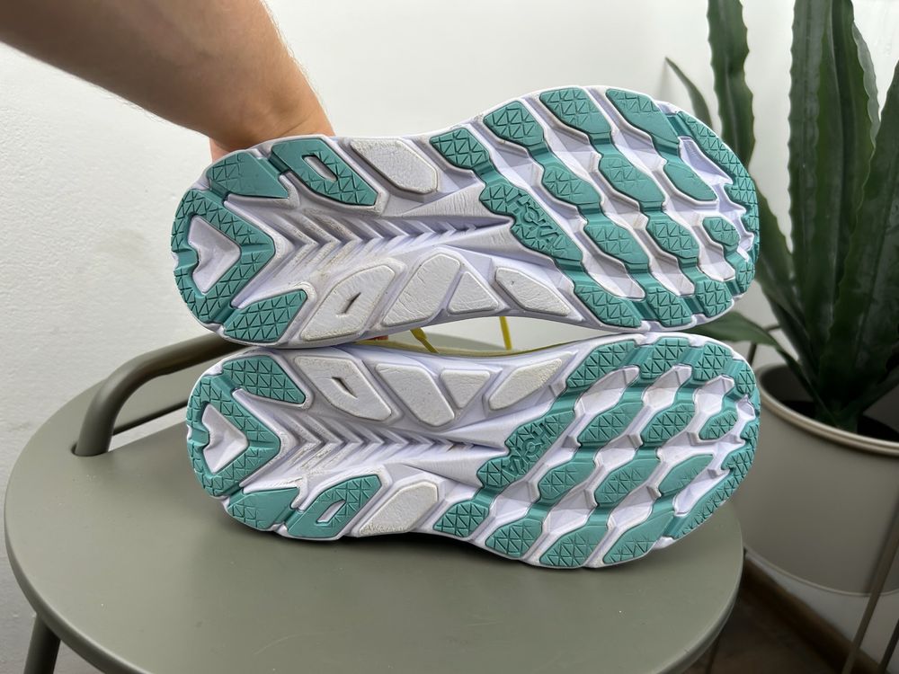 Оригінал! Кросівки Hoka Clifton 8 39 розмір 03873