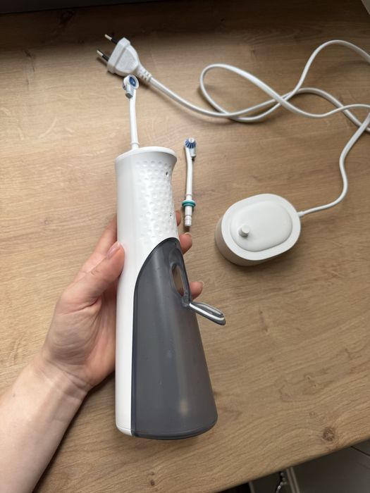 Ірригатор Oral-B AquaCare 6 Pro-Expert