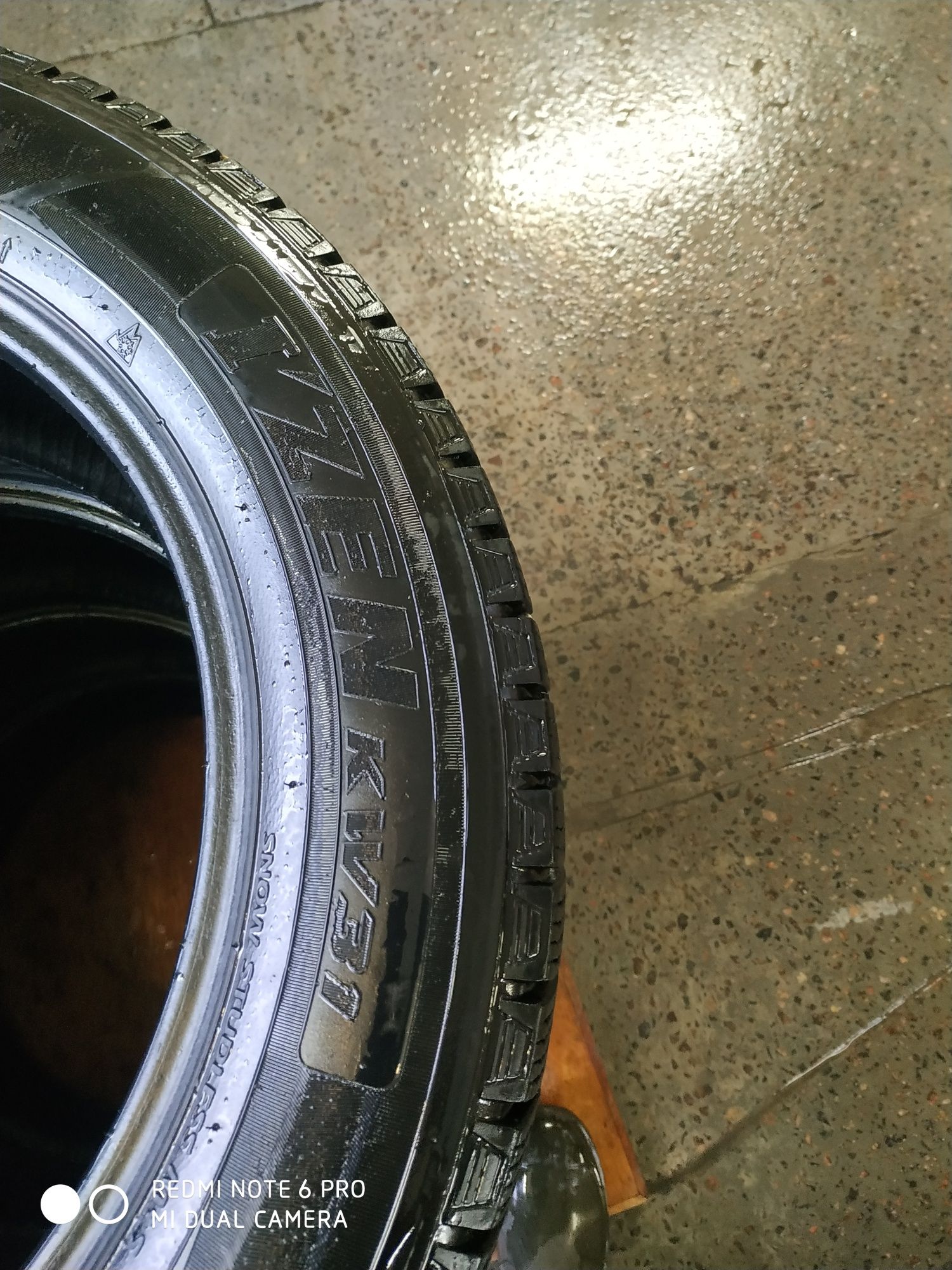 Продам комплект покришок Kumho Aizen 215/60 R 17