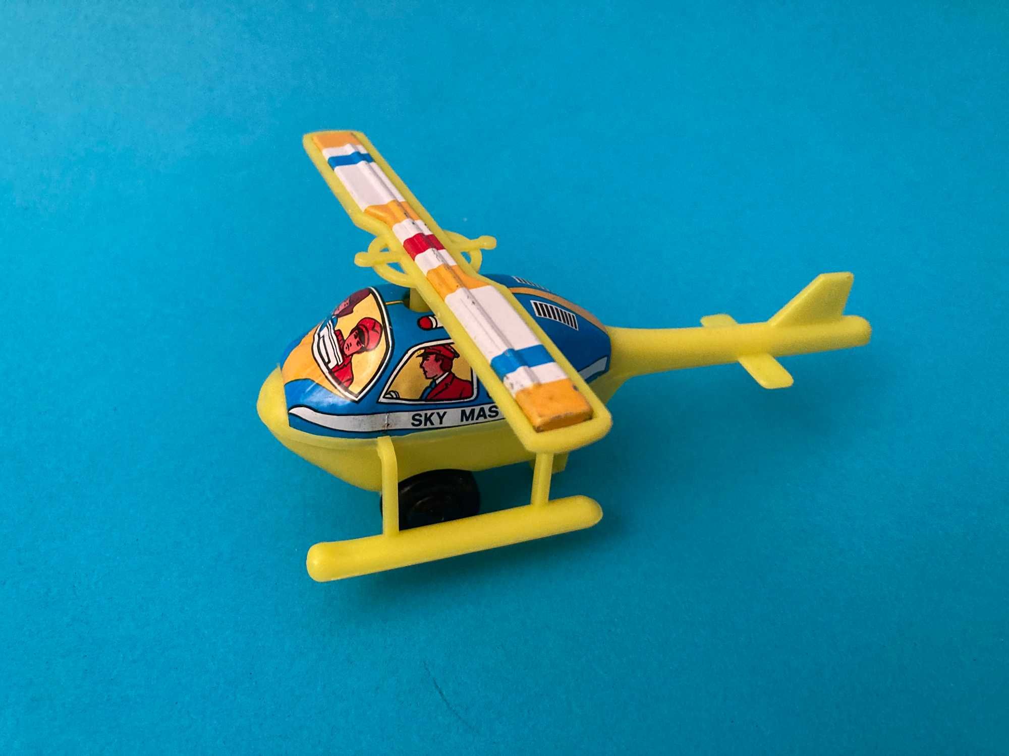 Helicópteros em Chapa da marca Payva Espanha Anos 80 Amarelos