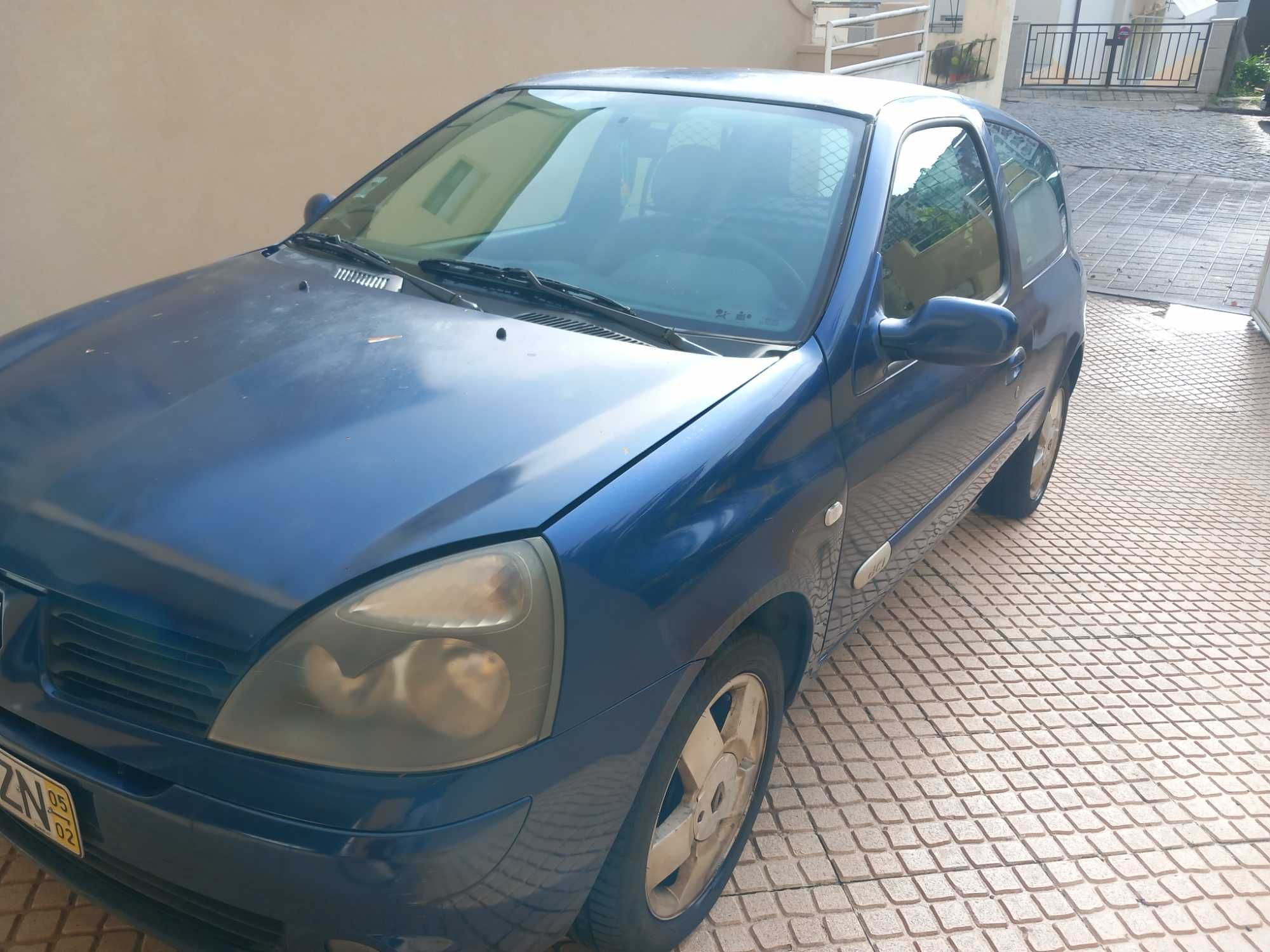 Renault clio 80CV