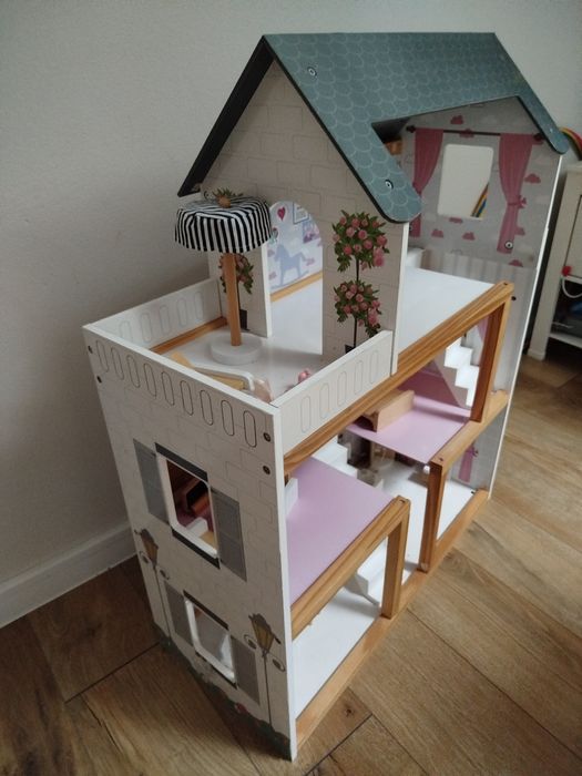 Domek dla lalek drewniany z LED jak nowy