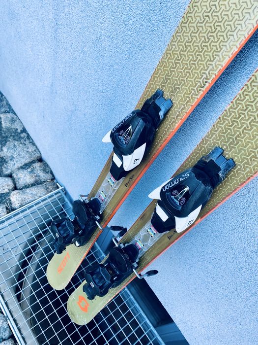 Narty Scott Scrapper 90 152cm twintip freeride