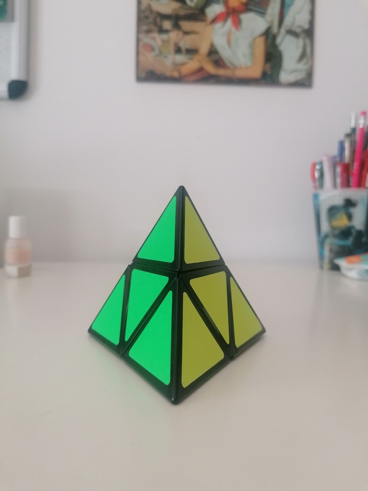 Pyraminx, Variante do Cubo Mágico