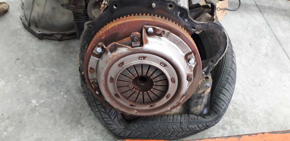 Nissan d21 2.5td  motores e caixas