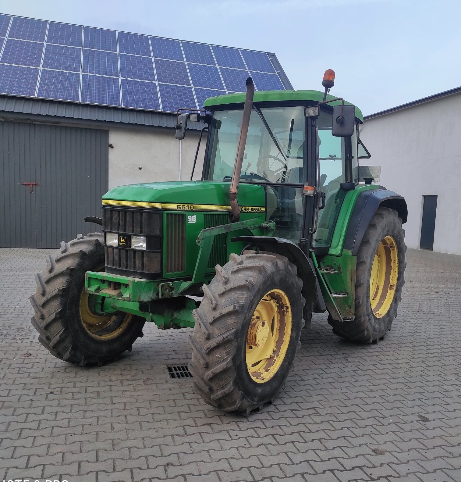 Ciągnik John Deere 6510