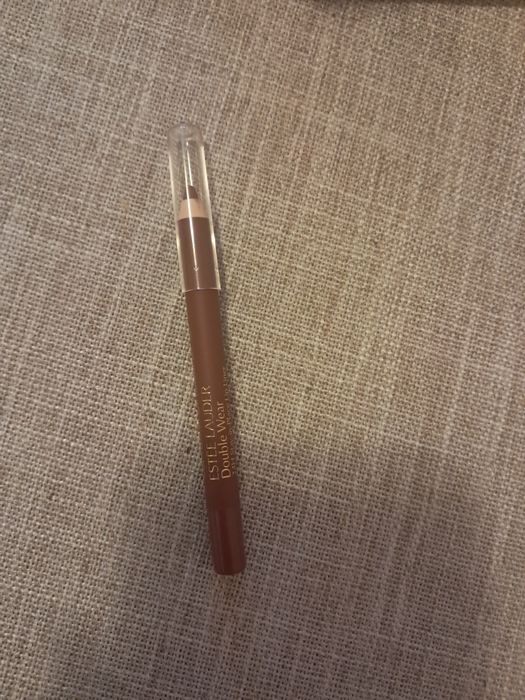 Олівець для губ Estee Lauder