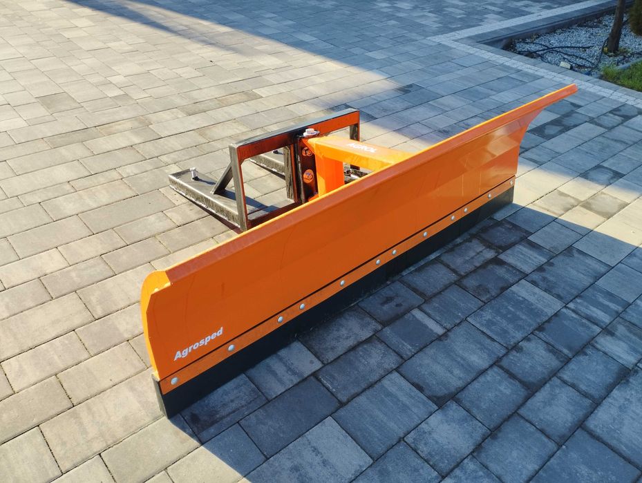 Śnieżny Pług do Wózka Widłowego Mozliwość zamontowania Hydrauliki