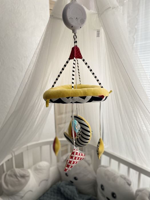 Мобіль на 35 мелодій