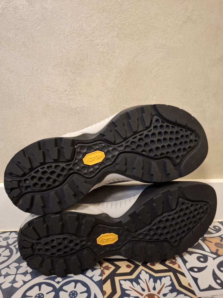 Кросівки трекінгові Scarpa Mojito r. 38.5