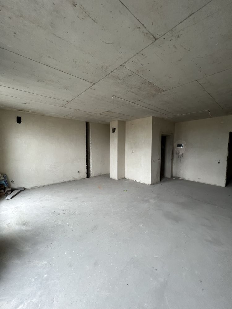 Продам 4 кімнатну квартиру з терасою 27 м.кв.