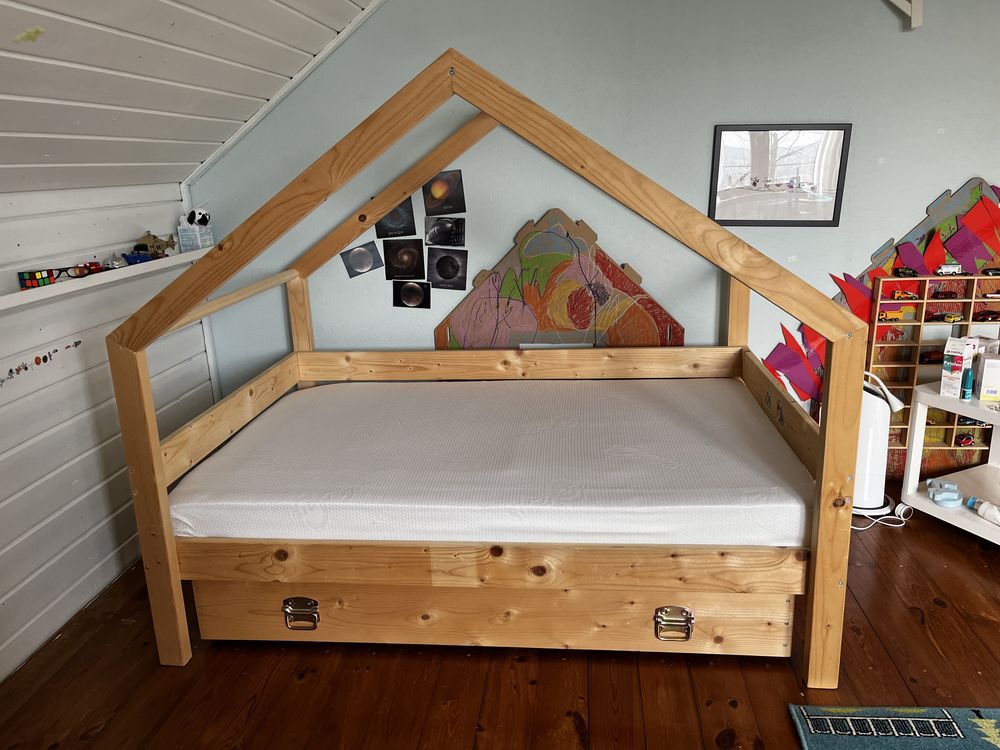 Łóżko dziecięce 160 x 100 cm z materacem