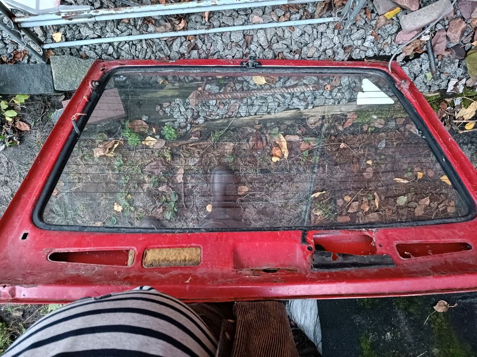 Стекло заднее Волга 2410 Таврію Славуту .Поворотники,противотуманки.