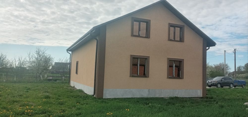 Продам будинок. Пятнадцать соток участок. Будинок новий але без ремонт