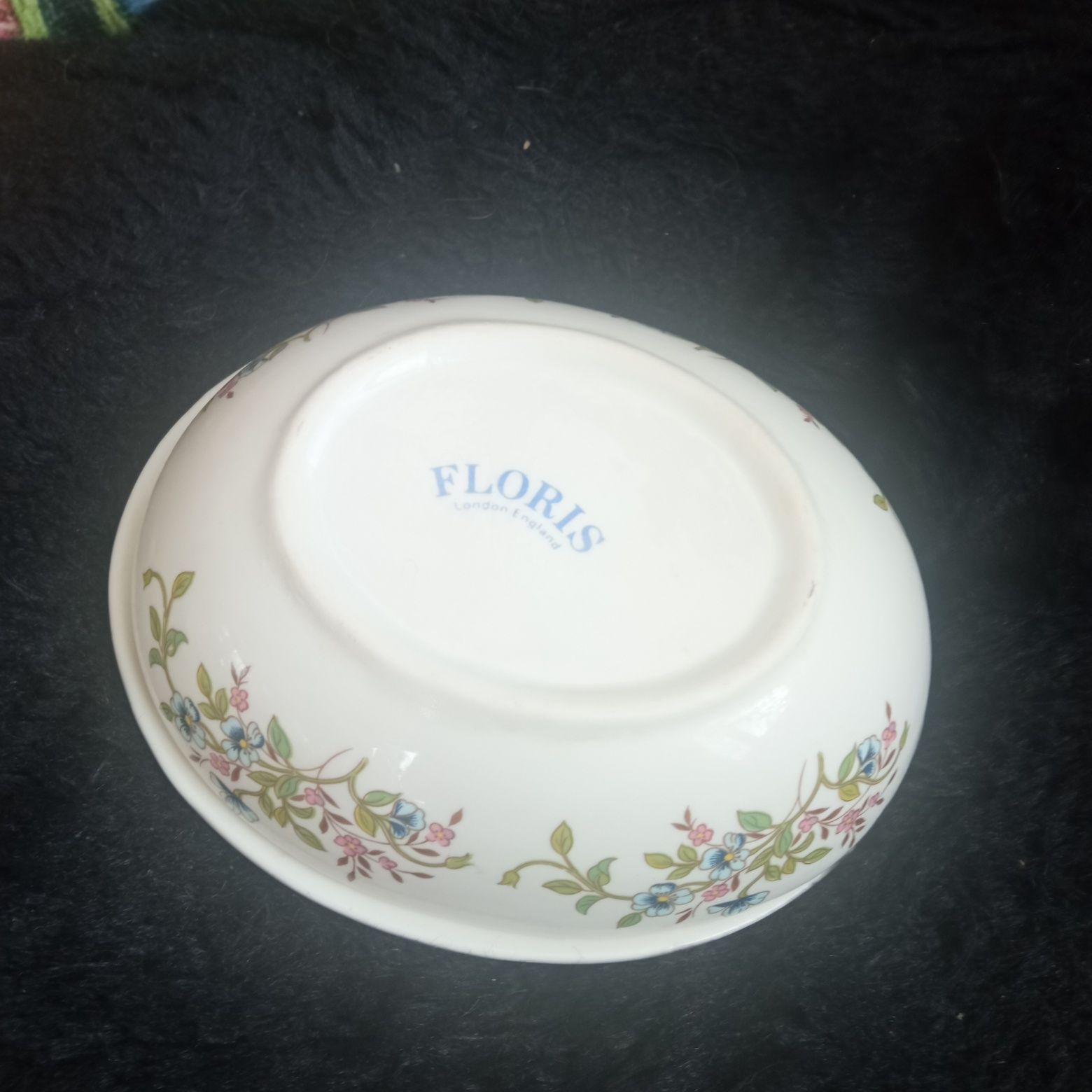 Porcelanowa mydelniczka