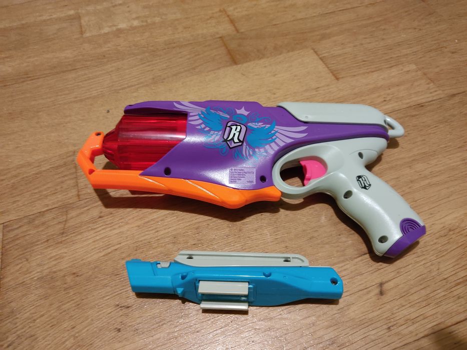 Nerf Rebelle Secrets & Spies com cartucho de 6 dardos+OFERTA