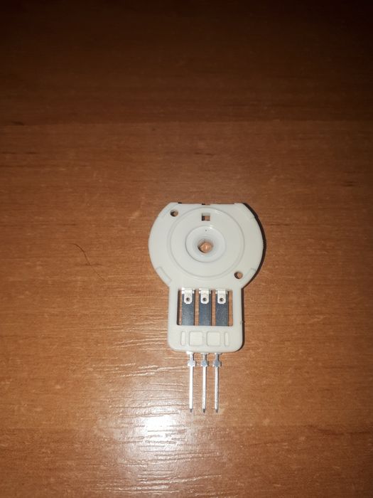 Потенціометр (сервопривід).