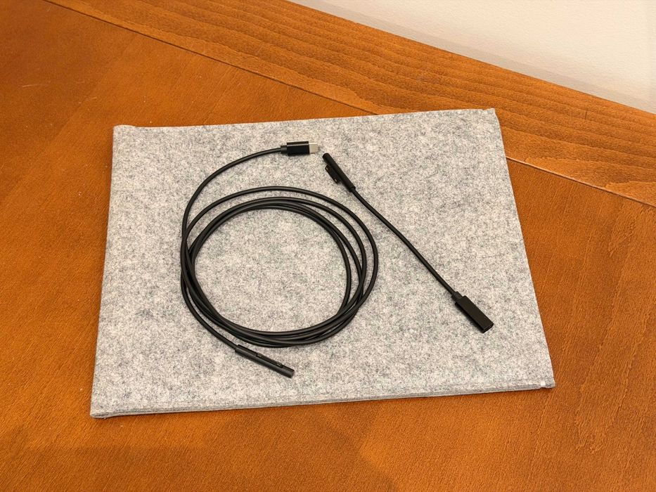 Microsoft Surface Pro 11 (Edycja 11, X Plus) 16 GB RAM, 256 GB SSD +