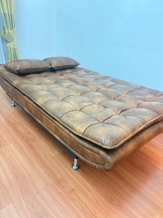 Sofá cama, como novo.