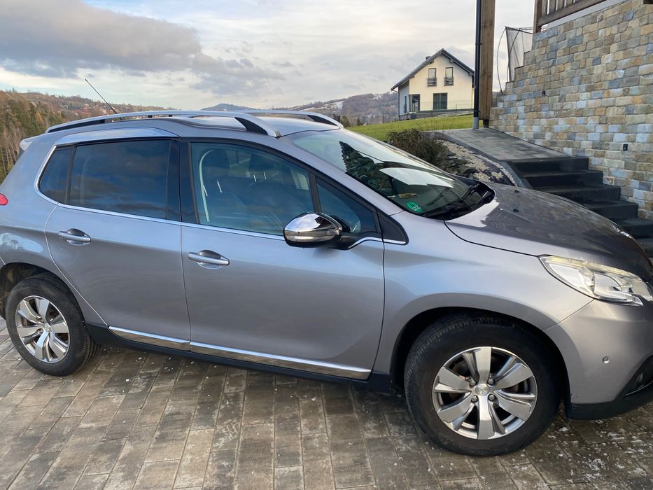 Peugeot 2008 bardzo bogate wyposażenie i niski przebieg