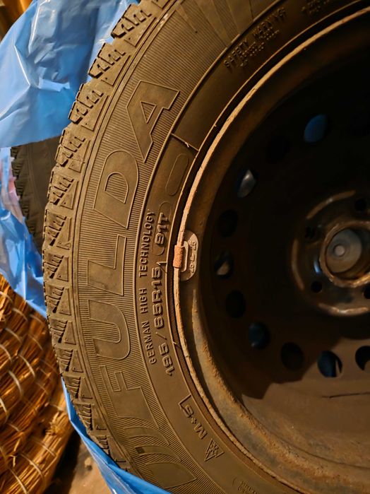 Koła stalowe z oponami zimowymi Fulda 195/65R15 do Skoda Octavia