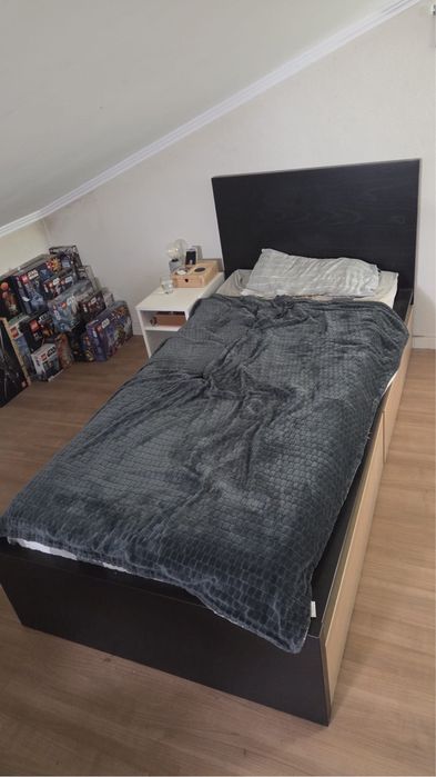 Cama solteiro com gavetas
