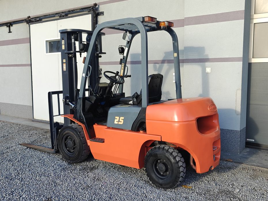 Wózek Hangcha CPQD25N 2.5T Diesel 2012r Super Stan Silnik Nissan 3800m