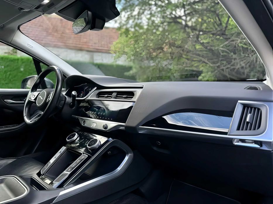 Jaguar I-Pace      2020