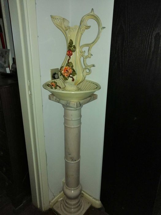 coluna elétrica em mármore