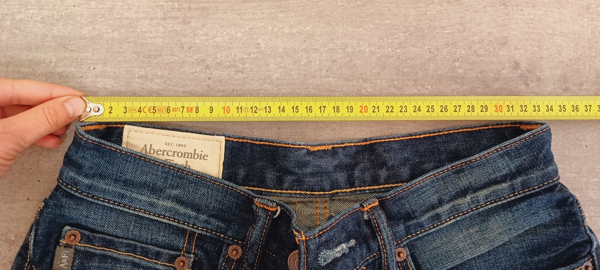 Spodnie jeansowe Abercrombie & Fitch W28 L30