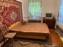 Здам житло тільки на тривалий термін в центрі м.Глобине