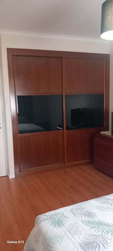 Mobília de quarto em cerejeira