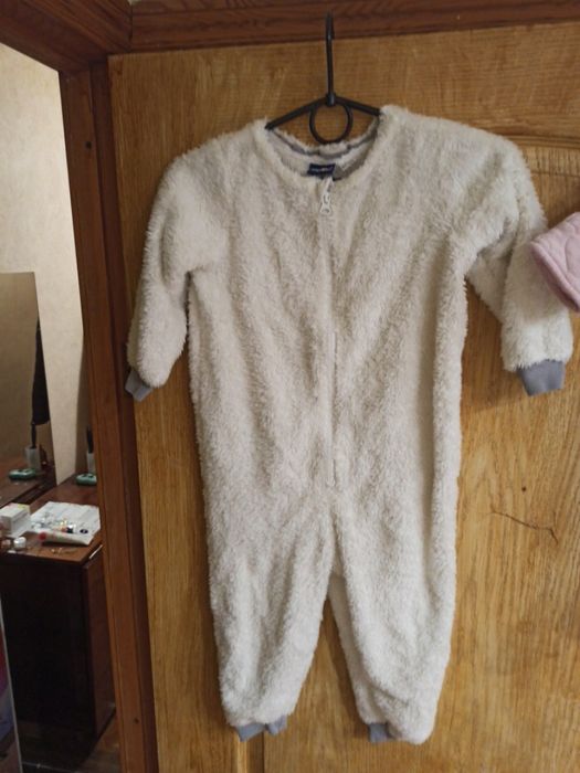 Два чудові комбінезона 200 грн разом, костюмчики, чоловічки, піжамка д