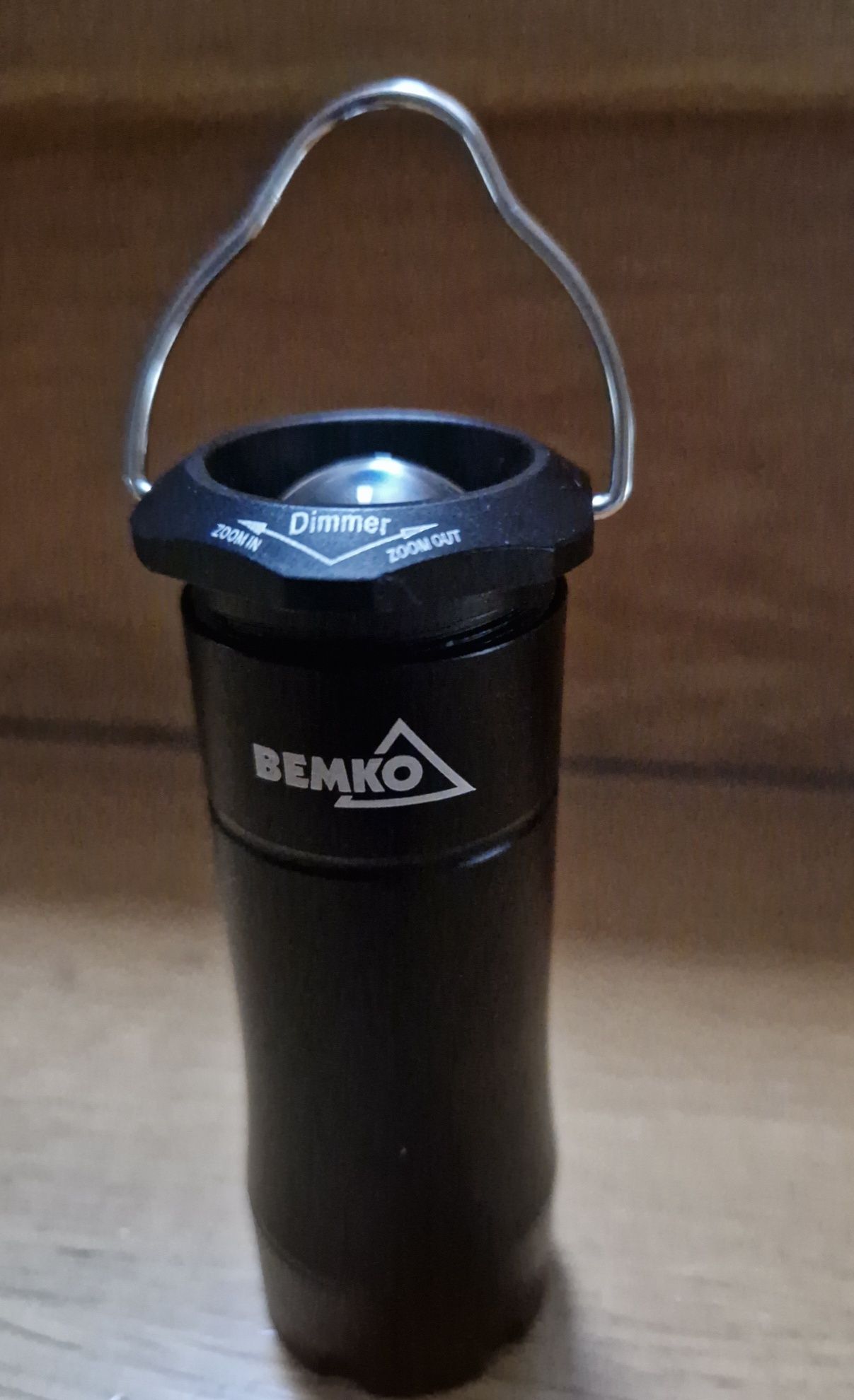 Campingowa latarka LED. Bemko. 3 baterie aaa