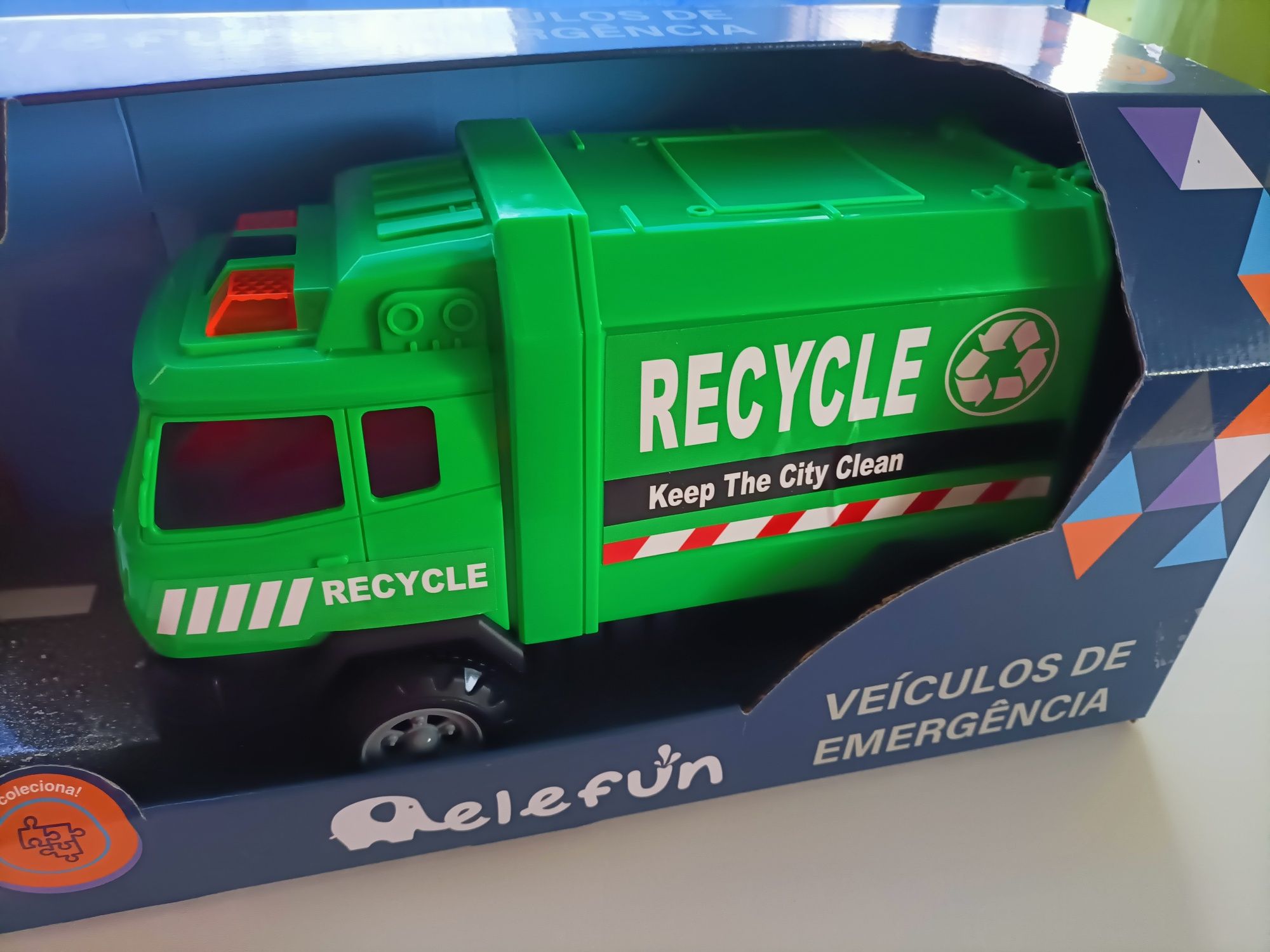 Camion da reciclagem brincar  com sons novo em caixa