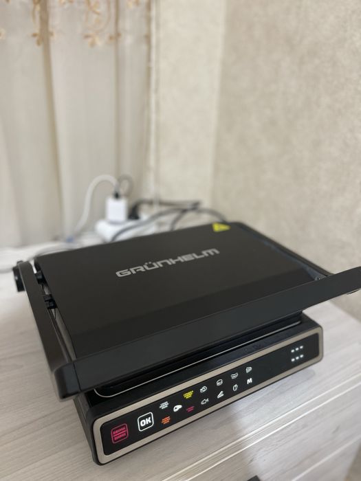 Гриль контактний GRUNHELM G1817