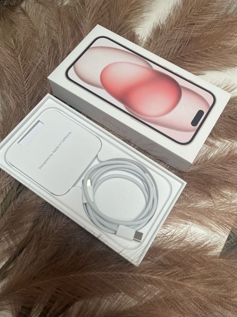 Apple Iphone 15 512GB 5G 6.1" Różowy z etui Spigen