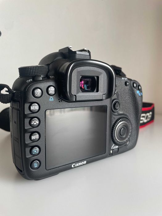 Canon EOS 7D + Lente 18-135