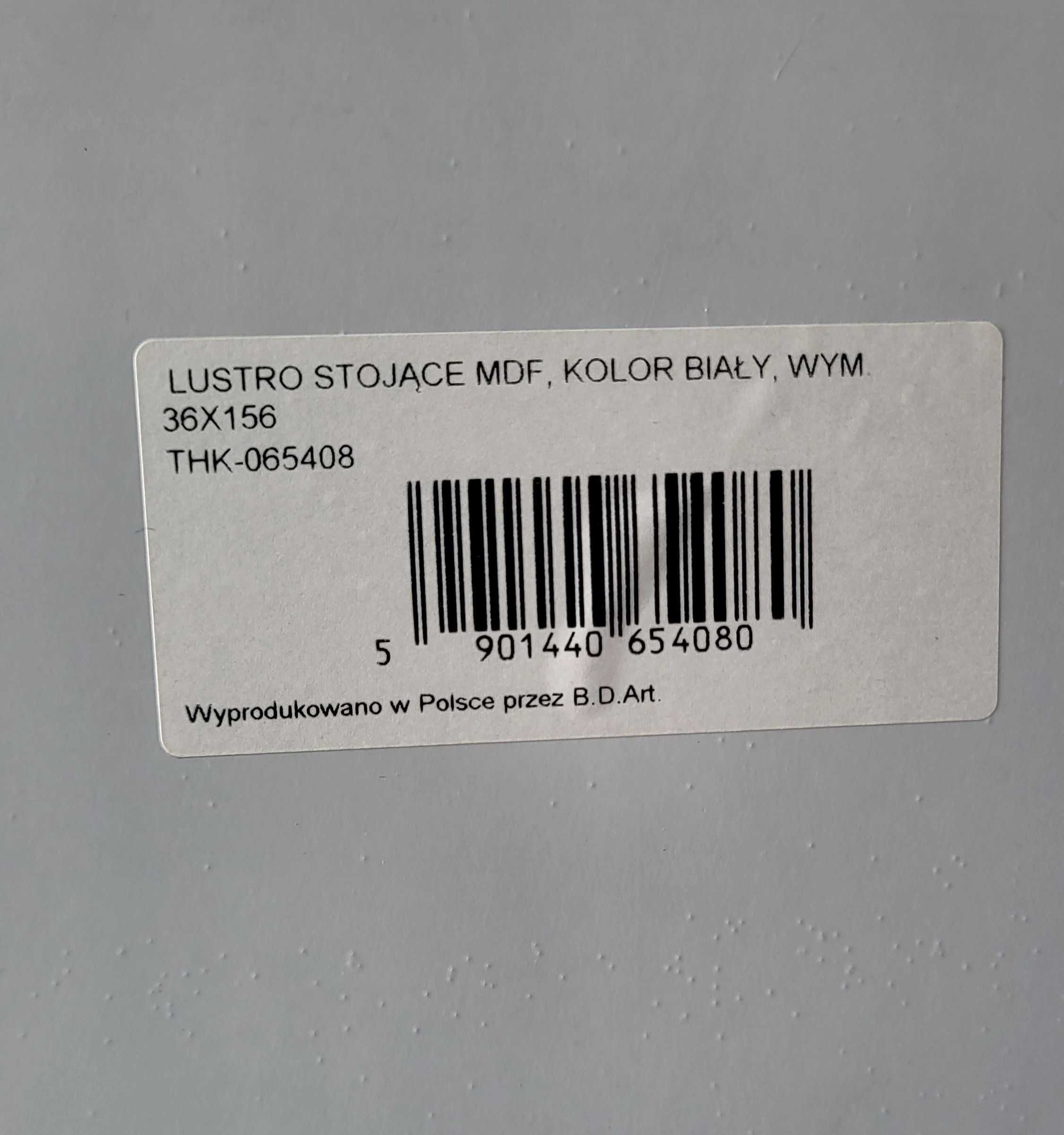 Białe lustro stojące
