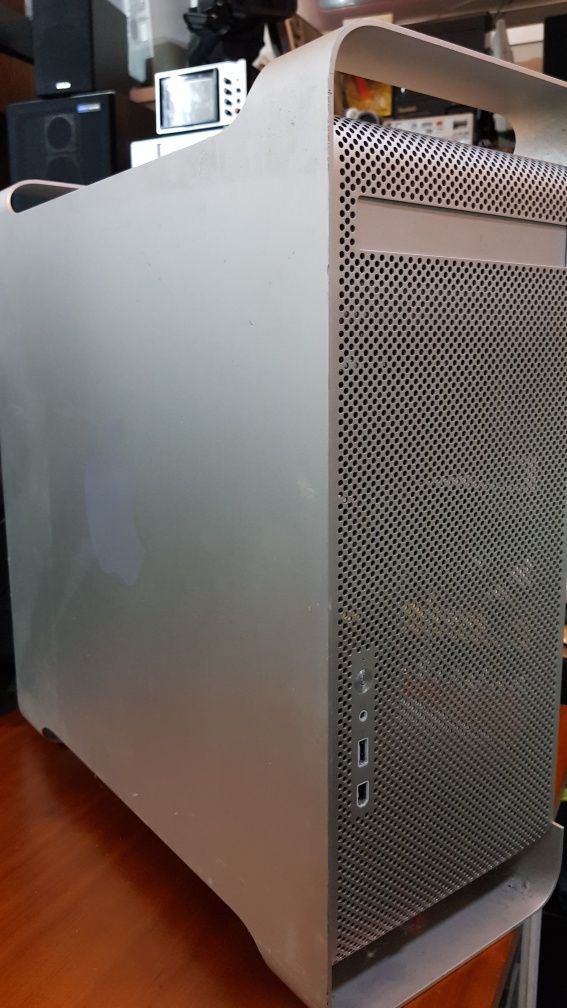 Apple PC torre aluminio