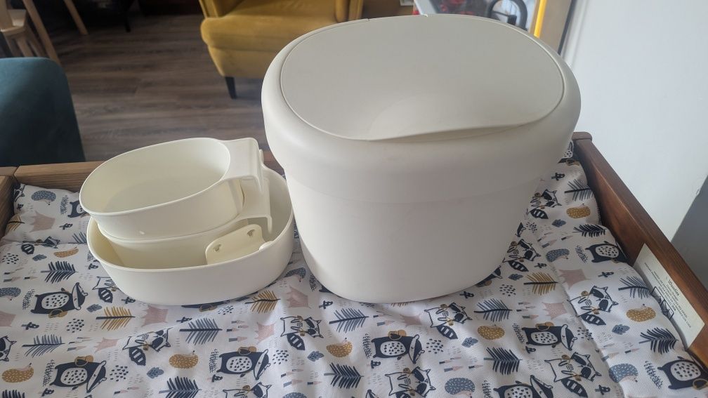 Przewijak firmy woodies, z matą i organizerami z ikei
