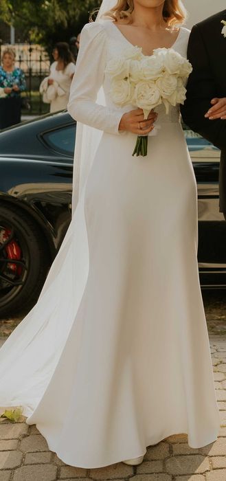 Suknia ślubna z trenem z wloskich tkanin