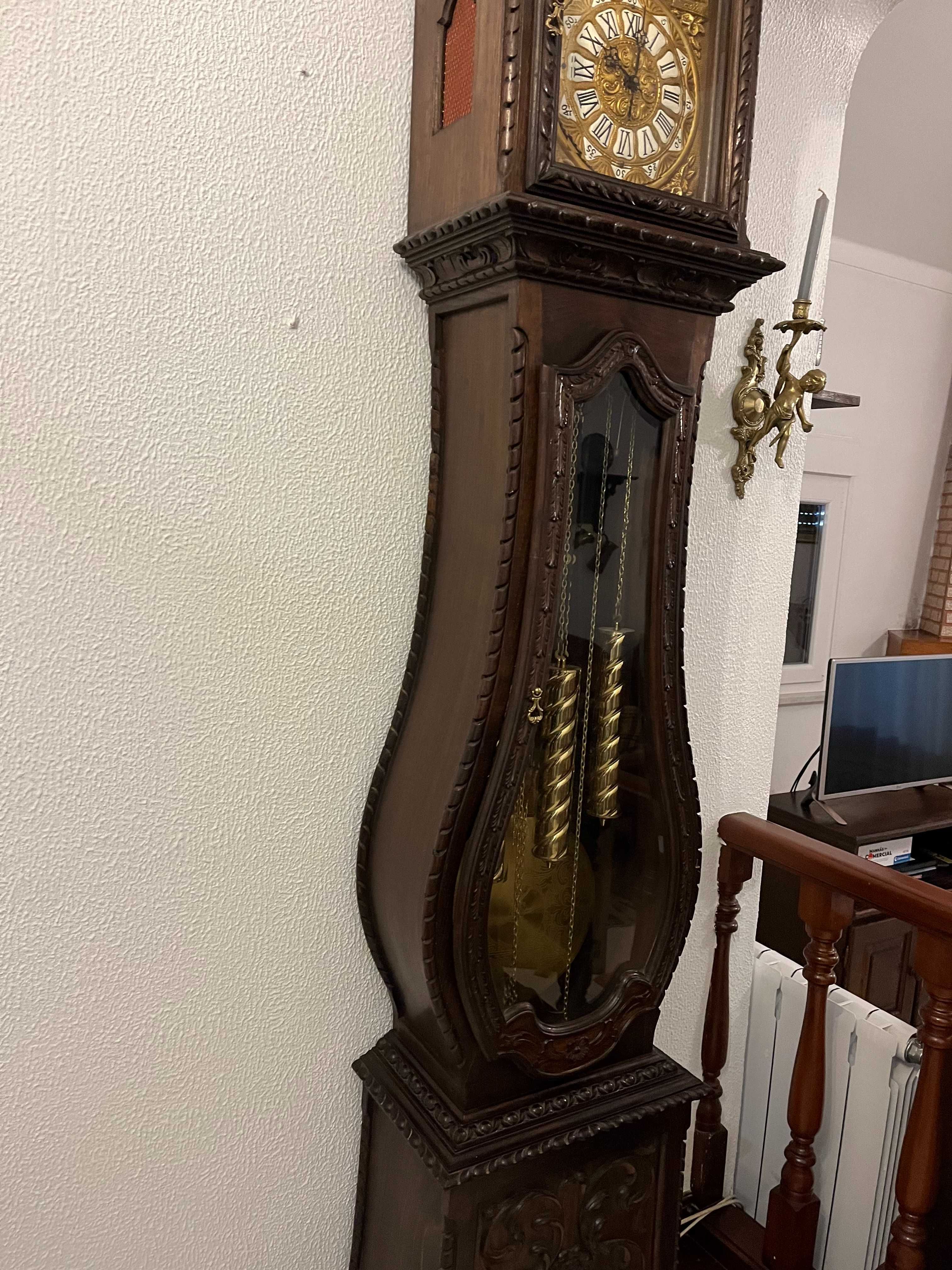 Relógio de pé, antigo