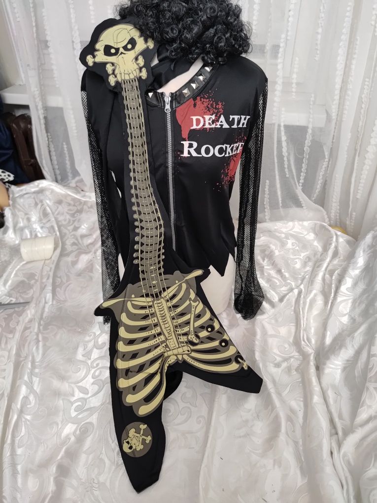 Strój przebranie muzyk rock and roll gitara peruka rozmiar S