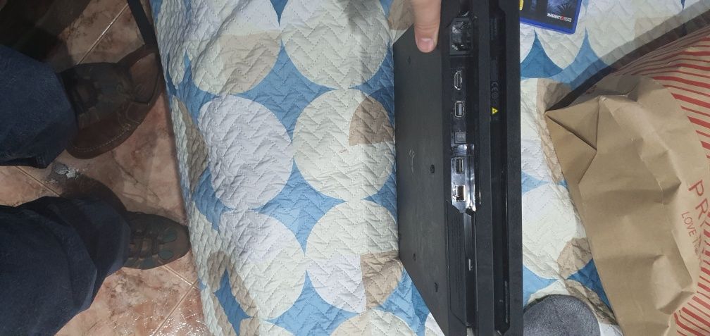 Ps4 Pro 1 Tb muito bom estado