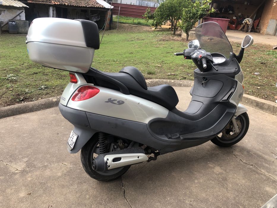 Piaggio X9 scooter maxi scooter