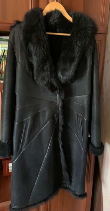 Продам новую дубленку с натуральным мехом