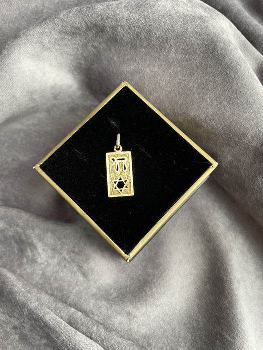 Золотой подвес амулет